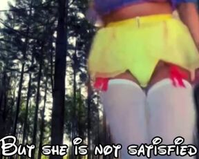 SLUTTY SNOW WHITE ESCAPES DWARFS TO FUCK GIANT COCK